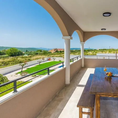 Villa Luka *