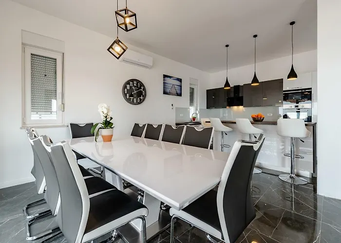 ヴィラ Luka ザダル